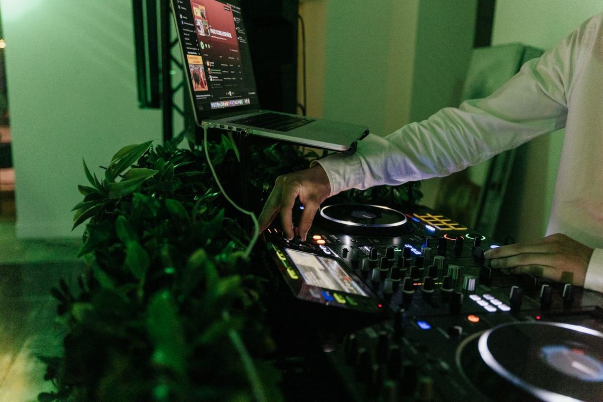 Cabina DJ Pioneer para bodas - Sonido Norte